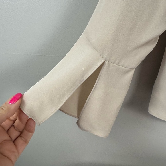 Theory Tan silk Mabrey classic shirred Collar keyhole neck bell cuff tunic - Picture 5 of 10